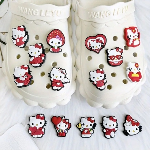 Hello kitty shoe charms 16pcs - Picture 2 of 8